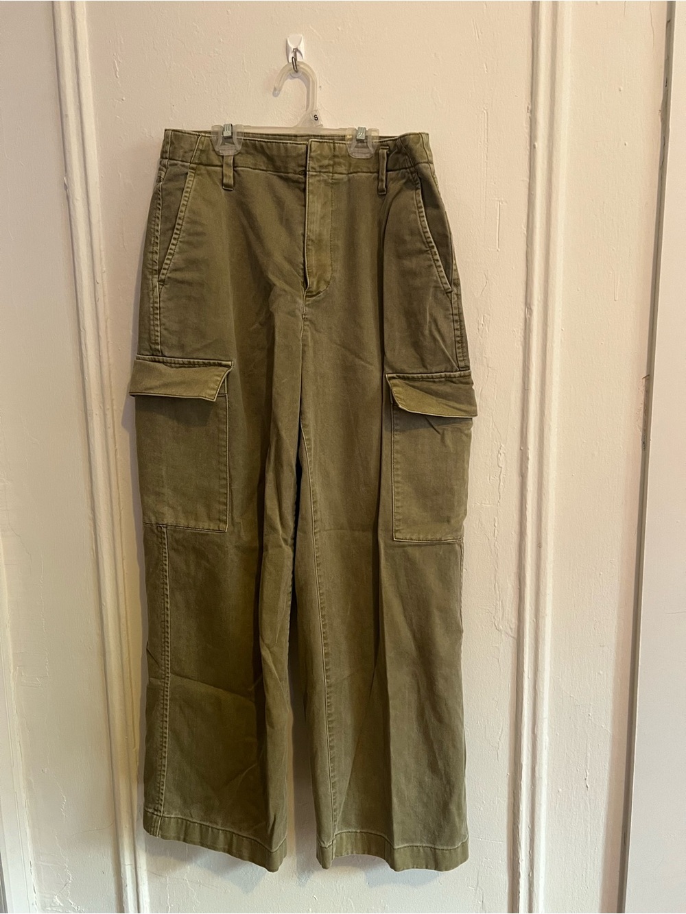 Gap Olive loose khaki cargo Pants -size 2 petite